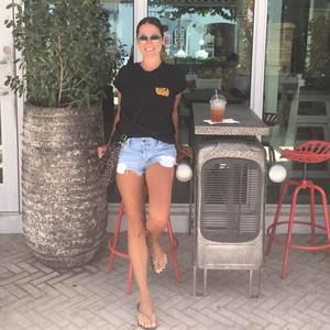 Meet your Posher, Olivia